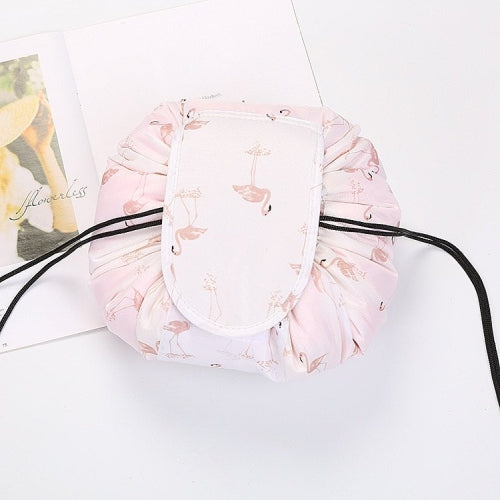 Scrunch up makeup bag in white flamingo